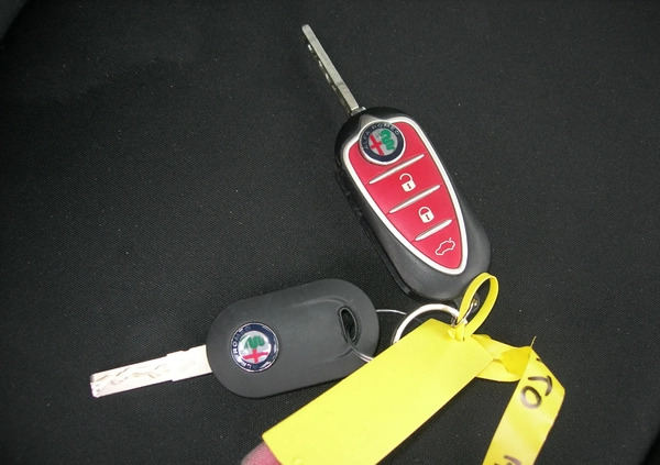 Alfa Romeo Mito cena 23500 przebieg: 94271, rok produkcji 2018 z Łaszczów małe 191